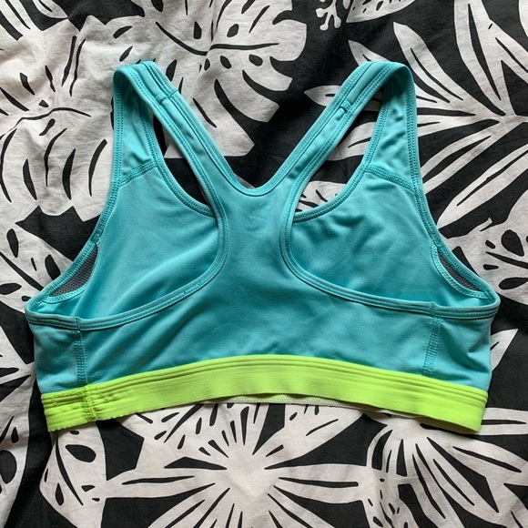 Nike pro sports bra - Picture 2 of 3